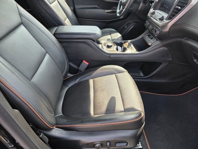 Used 2023 GMC Acadia AT4 w/ Technology Package image 13