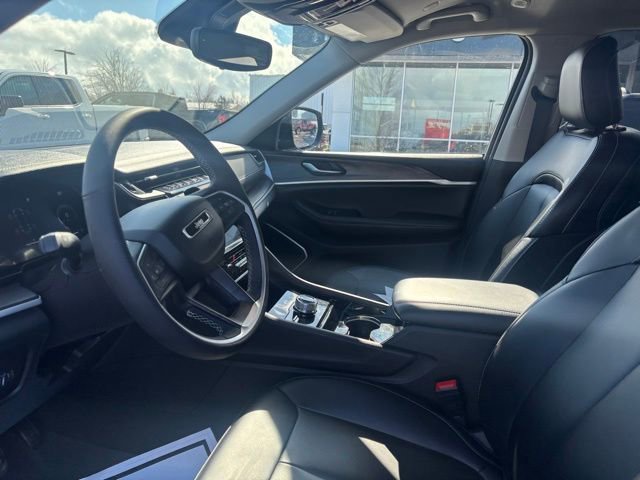 Used 2023 Jeep Grand Cherokee L Limited w/ Black Appearance Package image 10