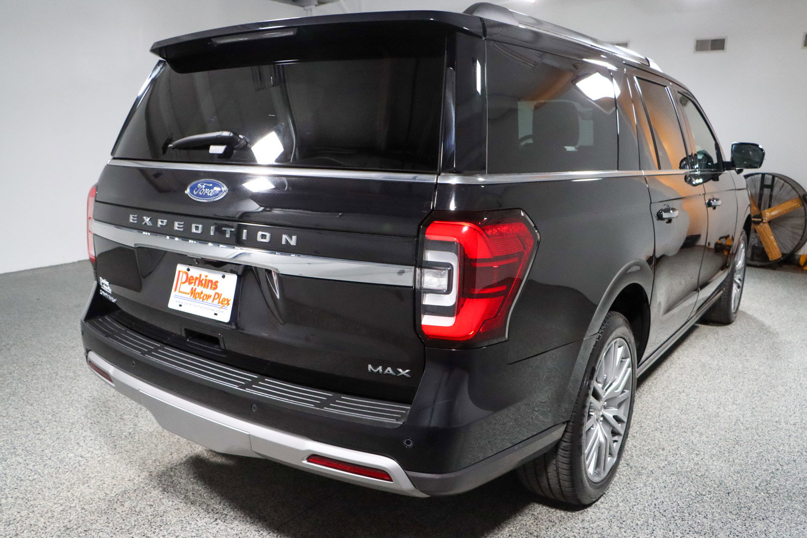 Used 2023 Ford Expedition Max Limited image 7