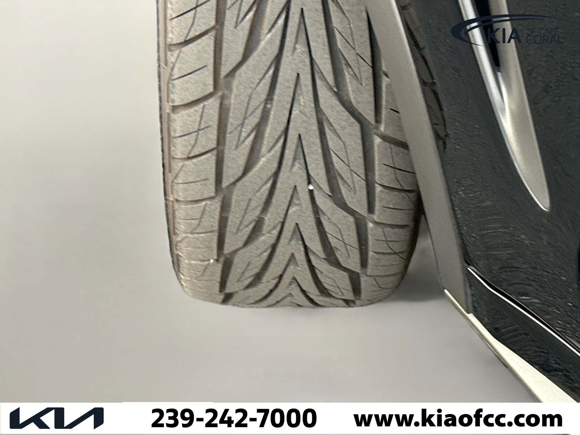 Used 2020 Jaguar F-PACE SVR image 42