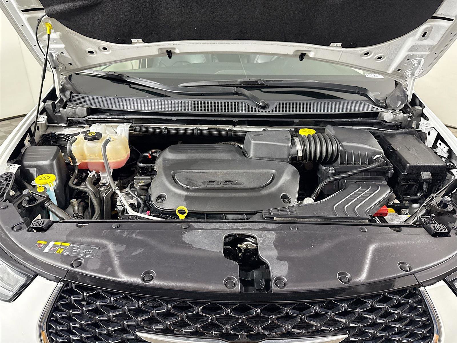 Used 2023 Chrysler Pacifica Touring-L image 23