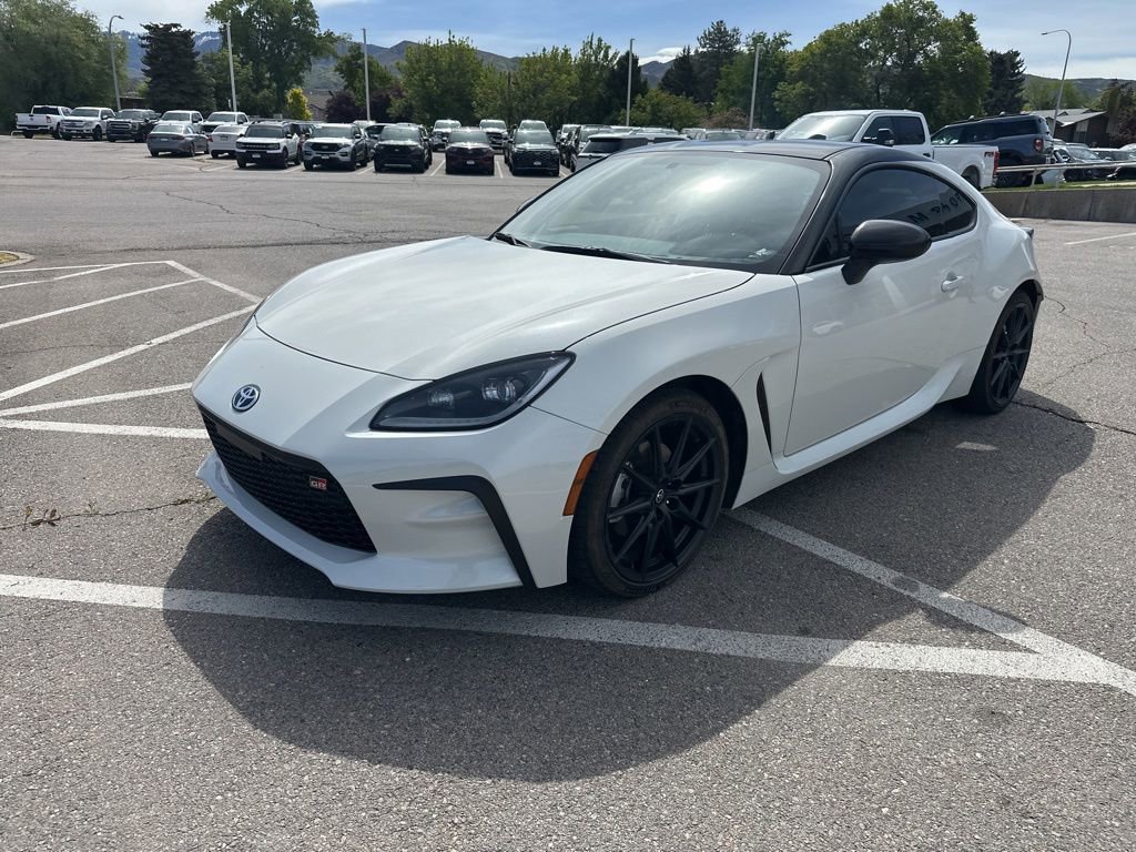 Used 2023 Toyota GR86 Premium RWD image 5