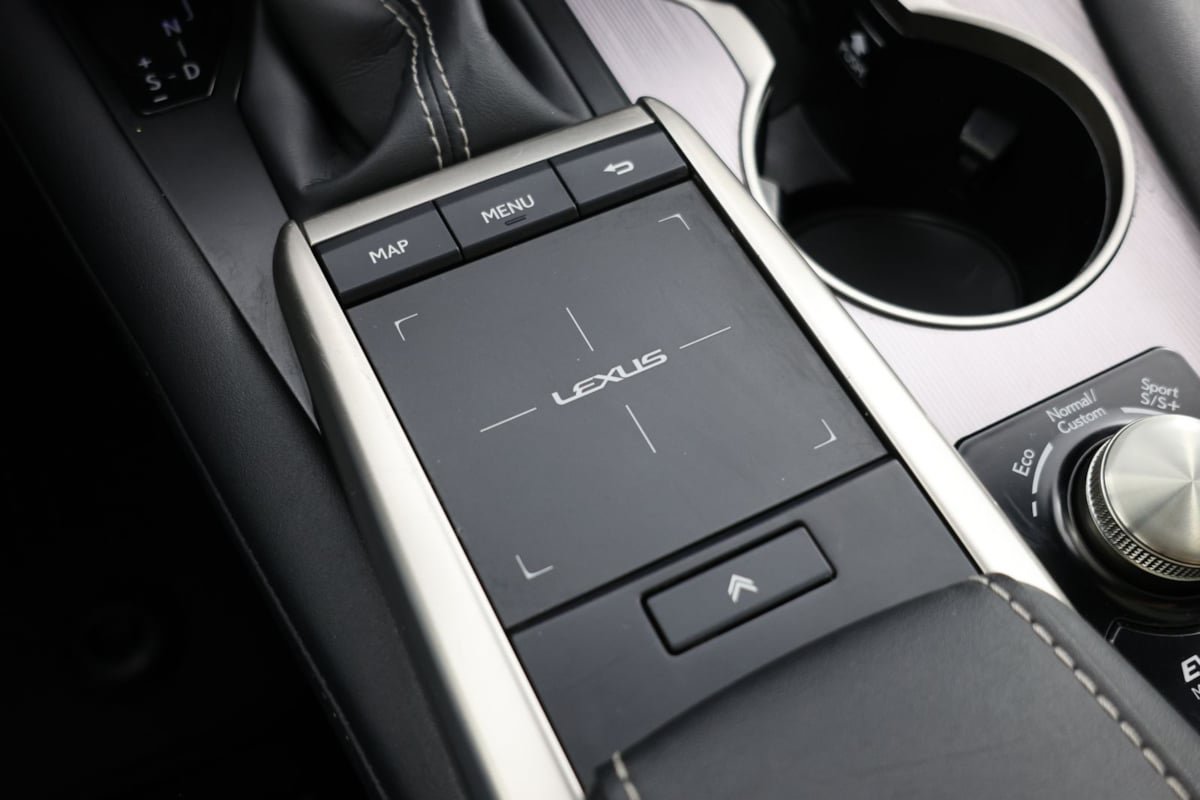 Used 2022 Lexus RX 450h F Sport w/ Cold Area Package (CT) AWD/4WD image 33