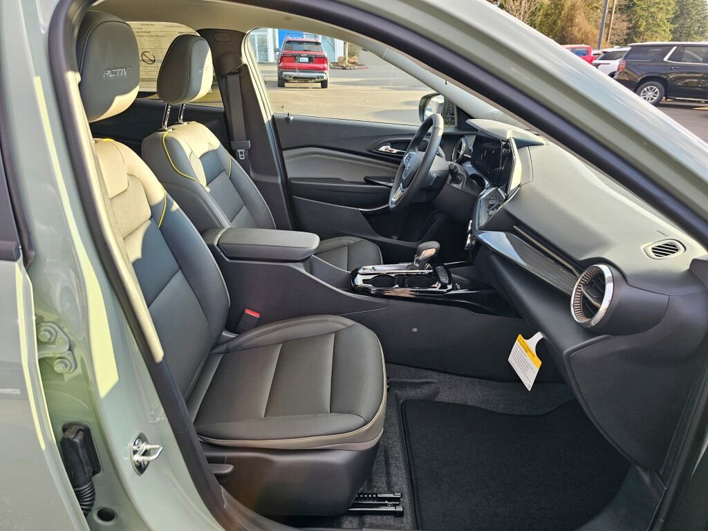 New 2026 Chevrolet Trax ACTIV w/ Sunroof Package image 28