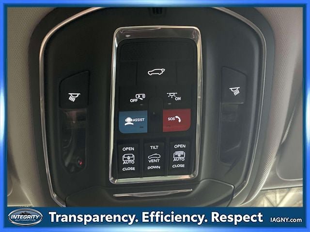 Used 2023 Jeep Grand Cherokee L Limited AWD/4WD image 33