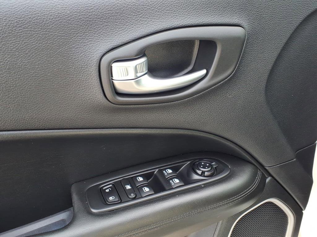 Used 2019 Jeep Compass Altitude image 4