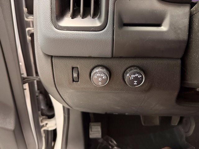 Used 2022 Chevrolet Colorado Z71 AWD/4WD image 16