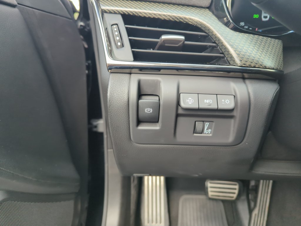 Used 2018 Cadillac CTS V w/ Luxury Package RWD image 20