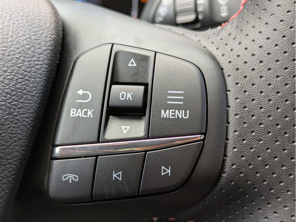 New 2026 Ford Escape ST-Line Select w/ Equipment Group 401A image 18