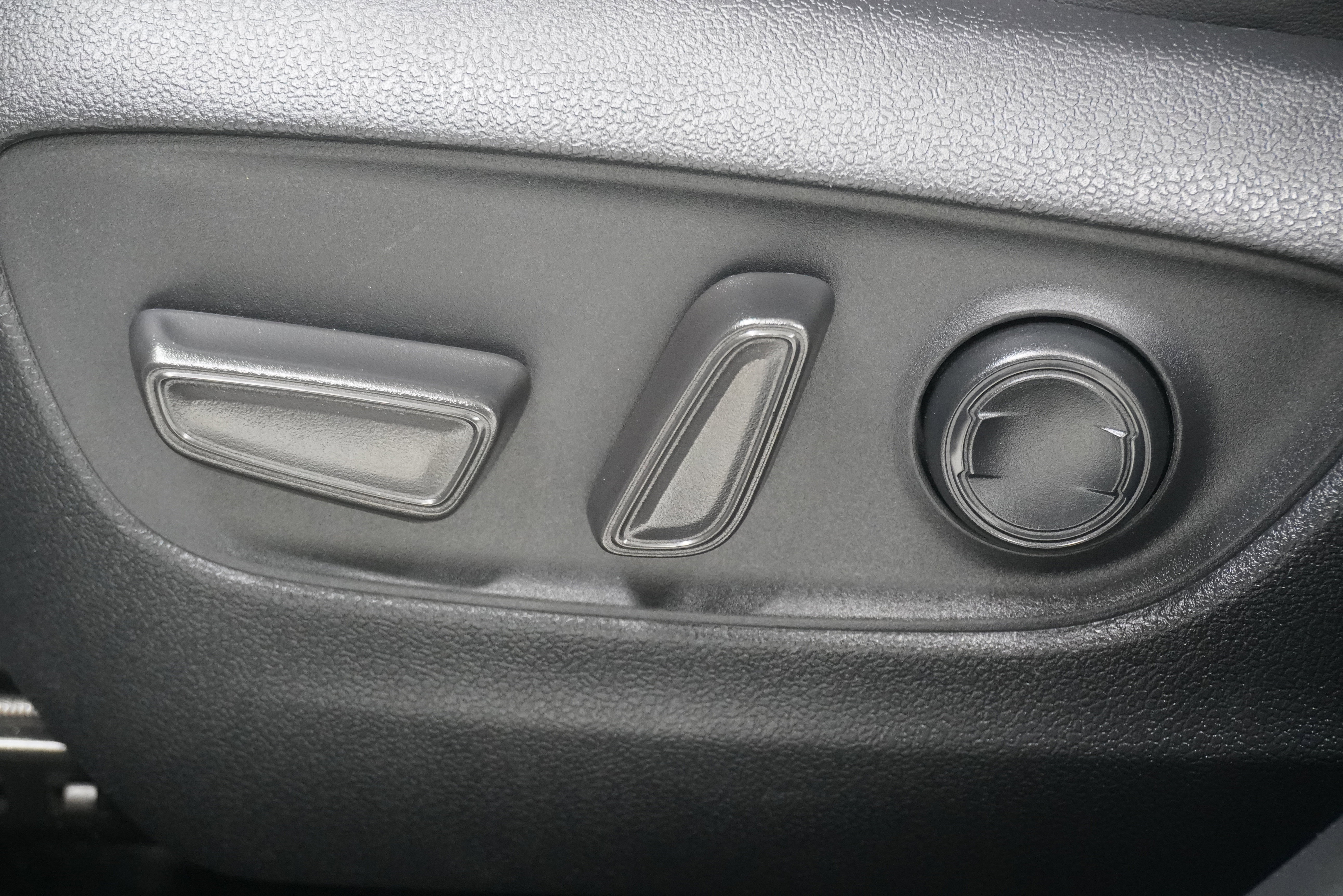 Used 2021 Toyota RAV4 XLE Premium FWD image 15
