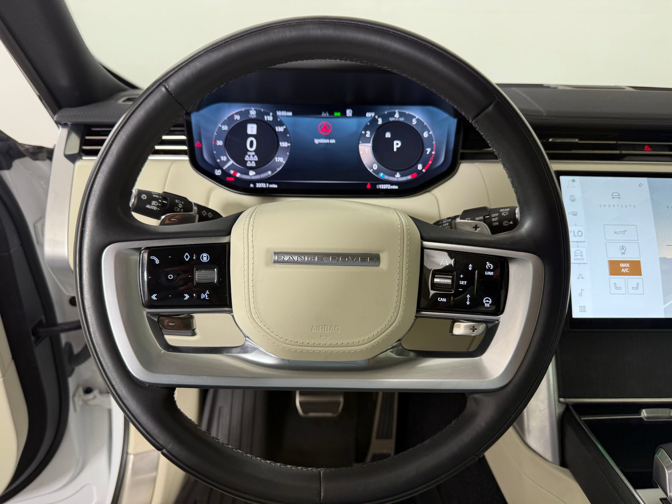 Used 2024 Land Rover Range Rover Long Wheelbase SE AWD/4WD image 18