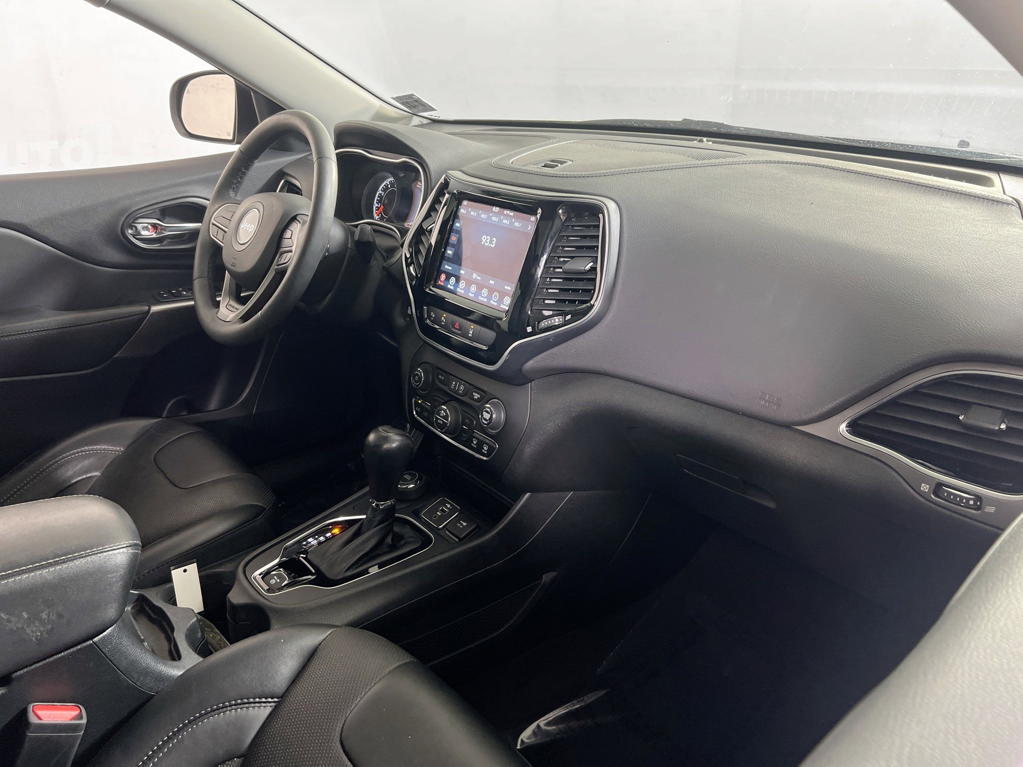 Used 2022 Jeep Cherokee Limited image 28