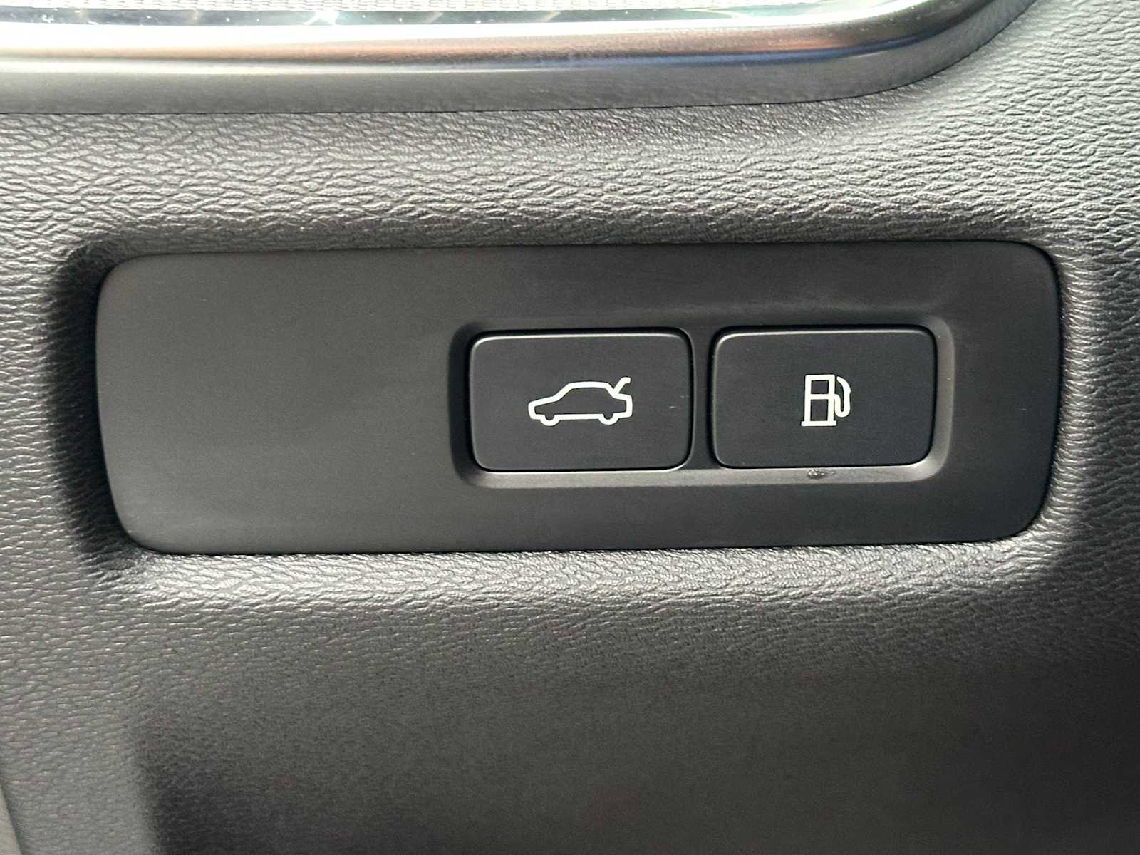 Certified 2024 Volvo V60 T8 Polestar image 40