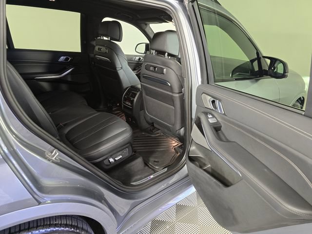 Used 2025 BMW X7 M60i AWD/4WD image 13