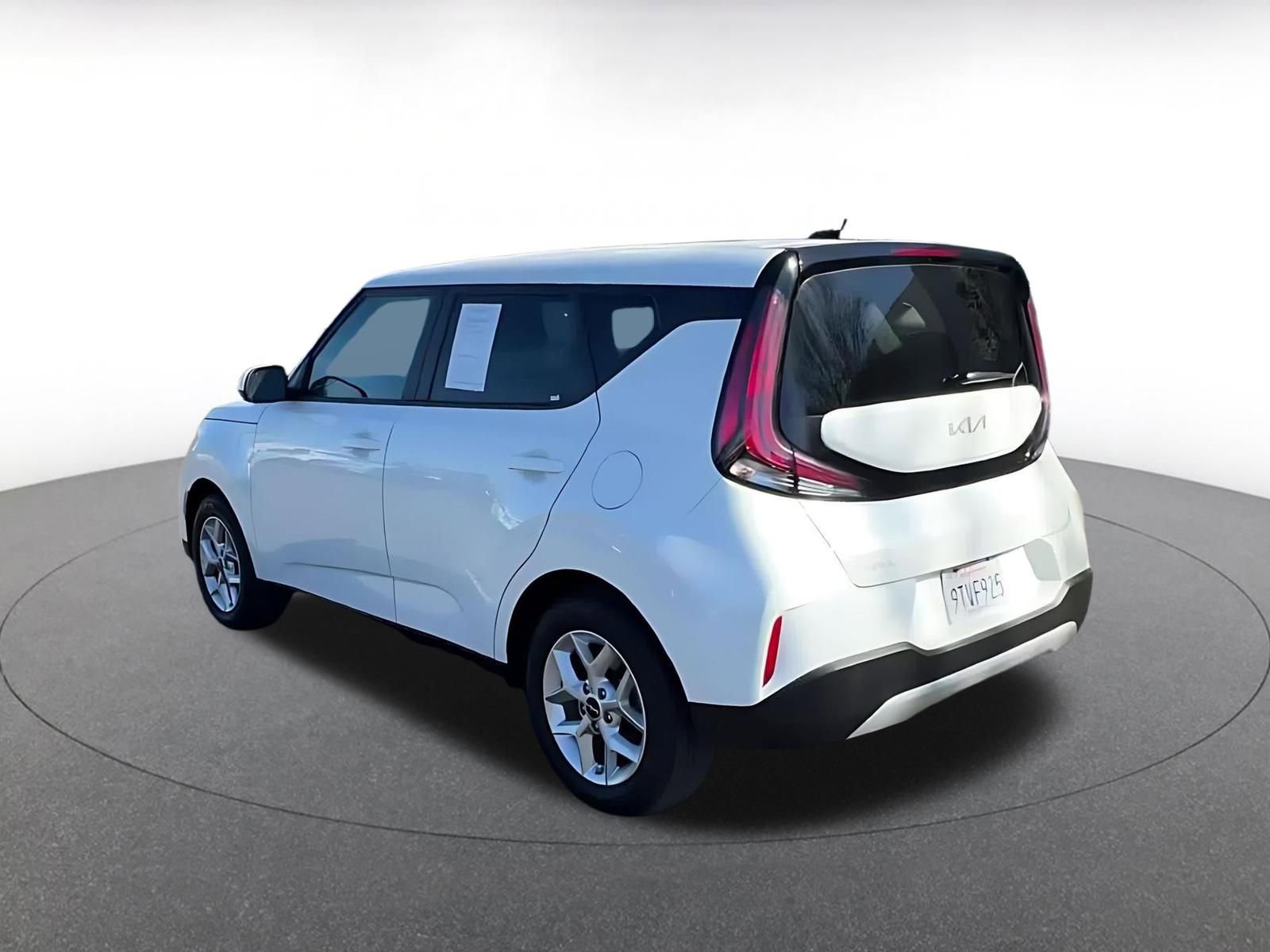 Used 2025 Kia Soul LX w/ LX Technology Package image 10