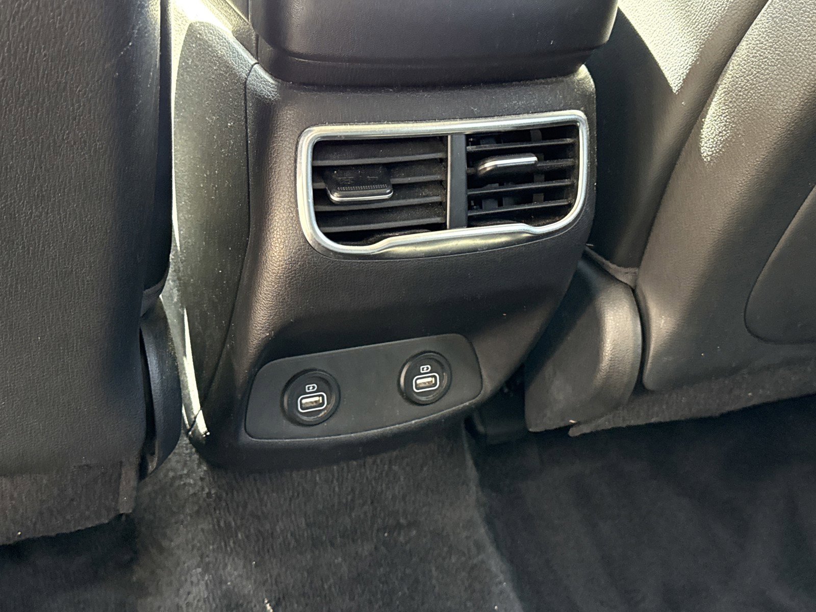 Used 2022 Hyundai Santa Fe SEL w/ Convenience + Premium Package image 14