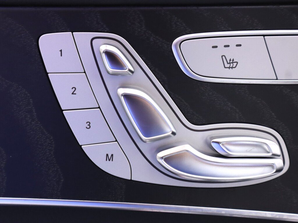 Used 2018 Mercedes-Benz GLC 300 4MATIC image 26