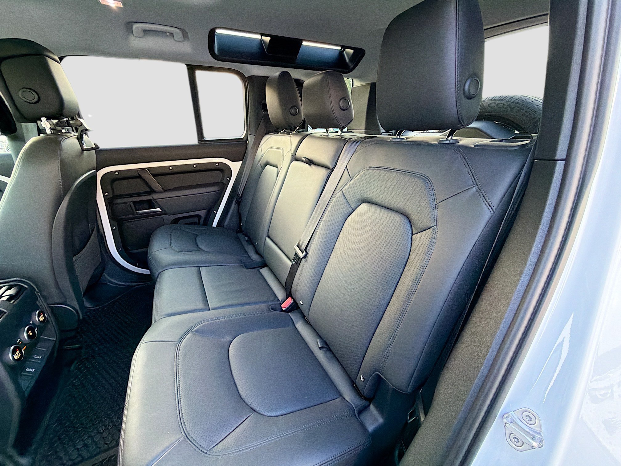 New 2026 Land Rover Defender 110 X-Dynamic SE AWD/4WD image 20