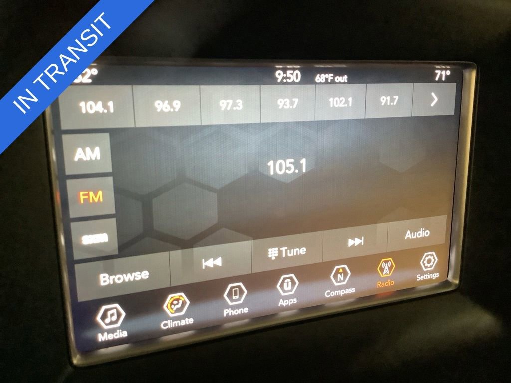 Used 2018 Jeep Grand Cherokee Laredo AWD/4WD image 31