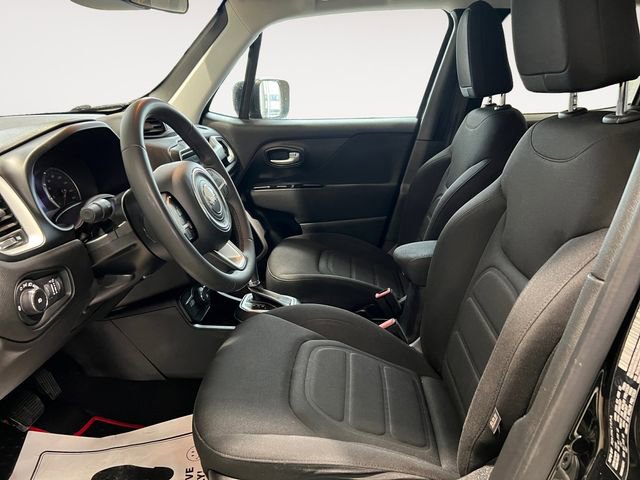 Used 2021 Jeep Renegade Latitude AWD/4WD image 7