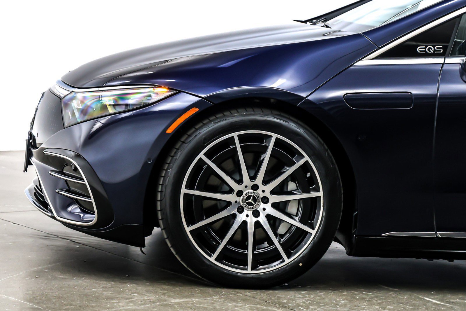 Used 2023 Mercedes-Benz EQS 580 4MATIC Sedan image 11