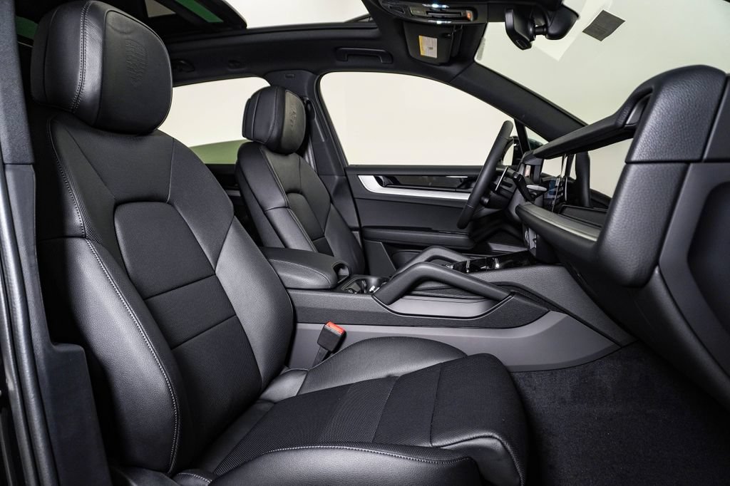 New 2026 Porsche Cayenne AWD/4WD image 15