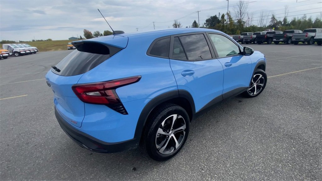 Certified 2024 Chevrolet Trax RS image 8