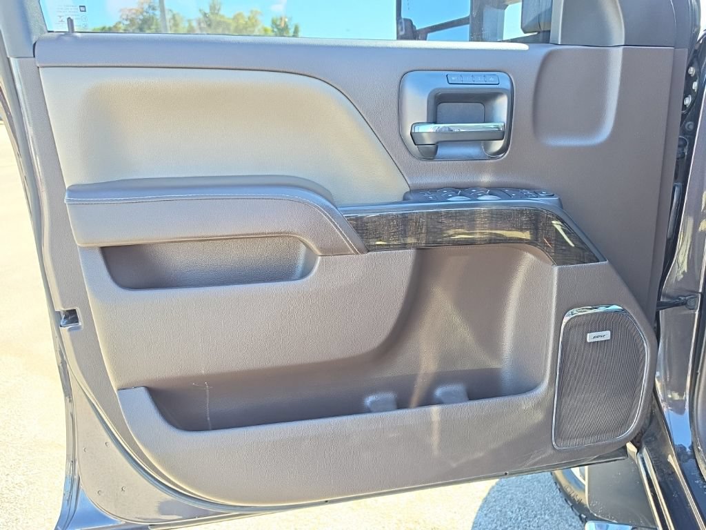 Used 2016 GMC Sierra 2500 Denali w/ Duramax Plus Package AWD/4WD image 16