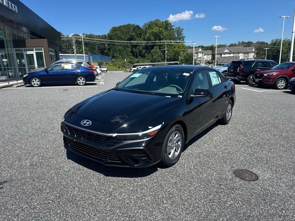 New 2026 Hyundai Elantra SE FWD image 1