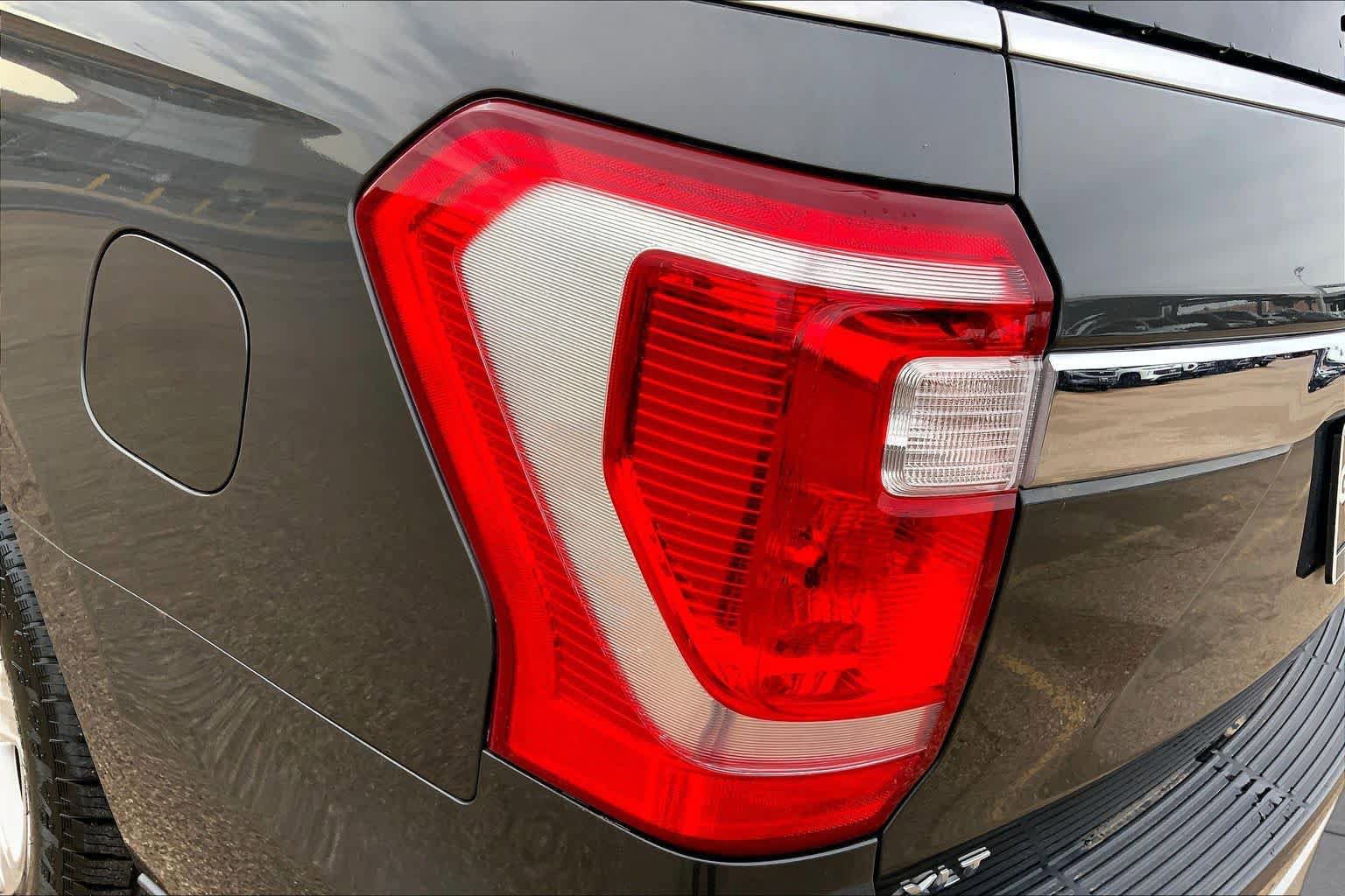 Used 2019 Ford Expedition Max XLT w/ Equipment Group 202A RWD image 28