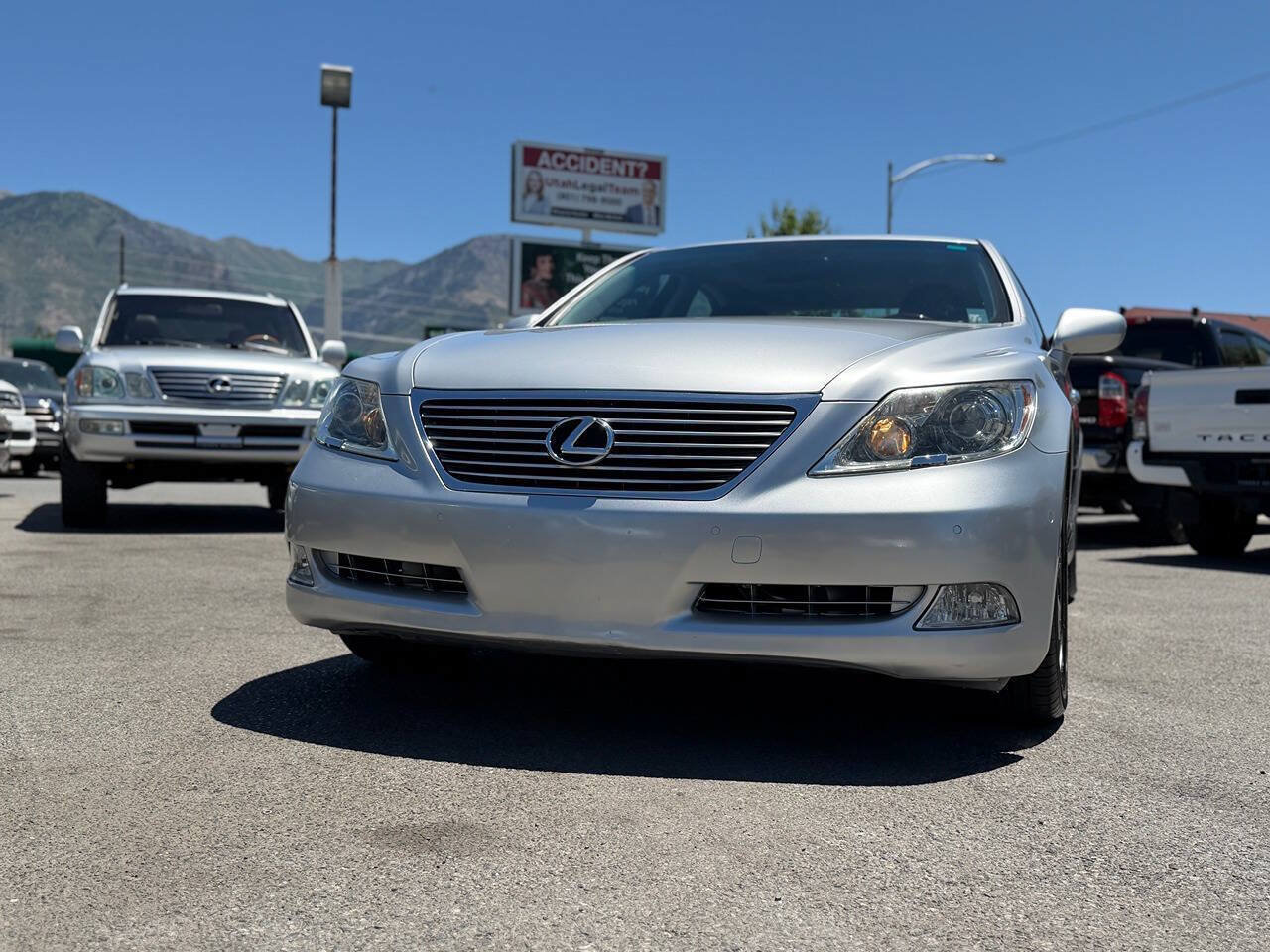 Used 2008 Lexus LS 460 RWD image 3