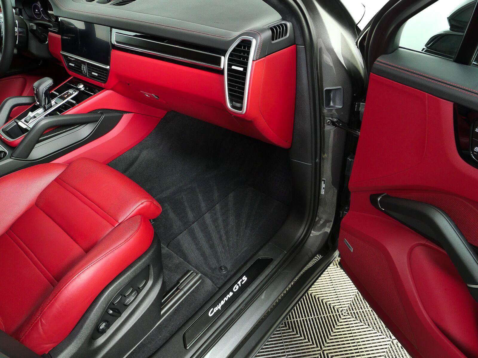 Used 2023 Porsche Cayenne GTS AWD/4WD image 24