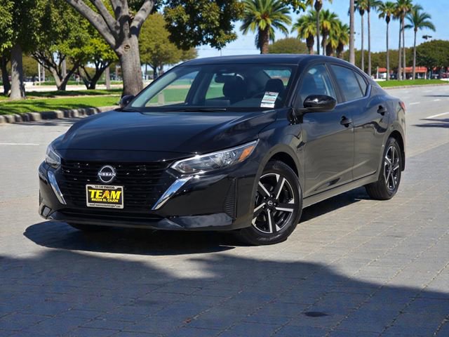 Used 2025 Nissan Sentra SV FWD image 2