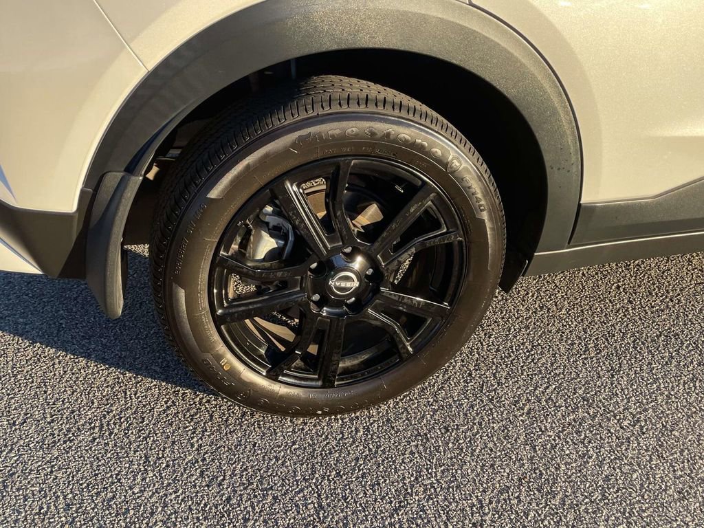 Used 2024 Nissan Kicks SV image 7