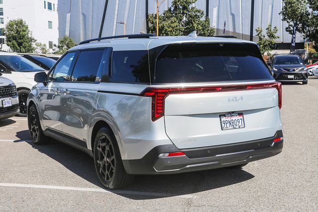 Used 2025 Kia Carnival SX Prestige image 8