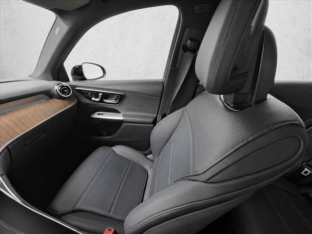 Used 2026 Mercedes-Benz GLC 300 4MATIC image 19