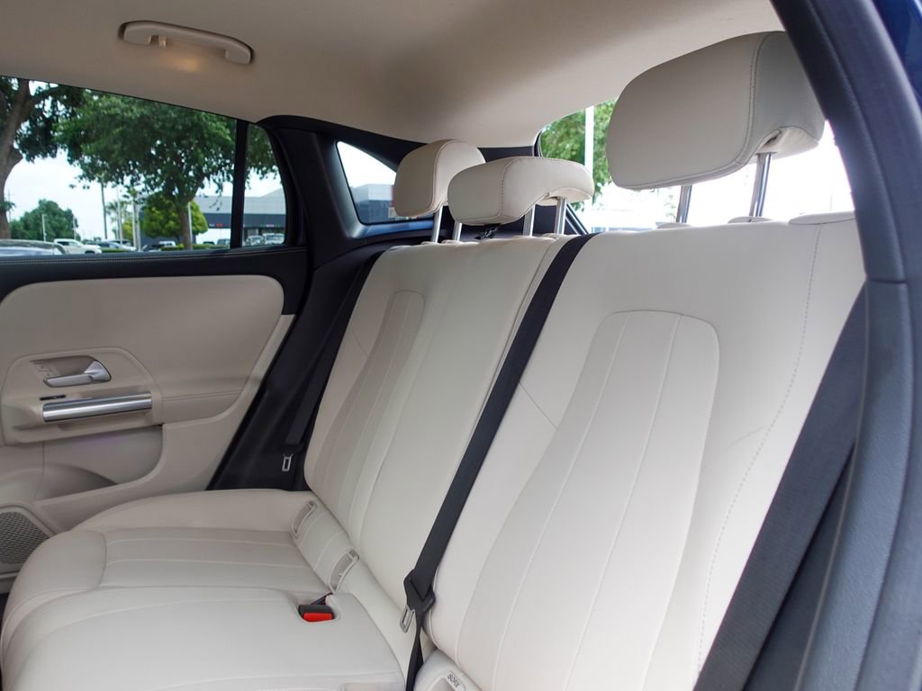 Used 2021 Mercedes-Benz GLA 250 4MATIC image 23