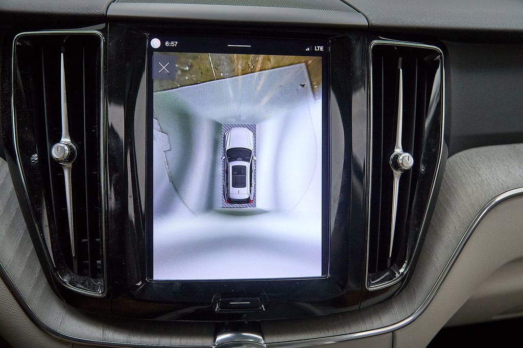 Certified 2023 Volvo XC60 B5 Plus w/ Climate Package image 31
