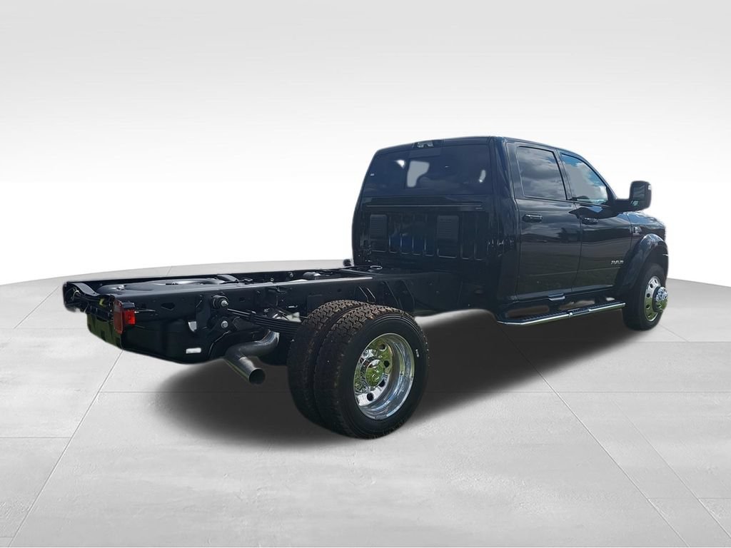 New 2026 RAM 4500 4x4 Crew Cab DRW w/ Laramie Trim Package image 8