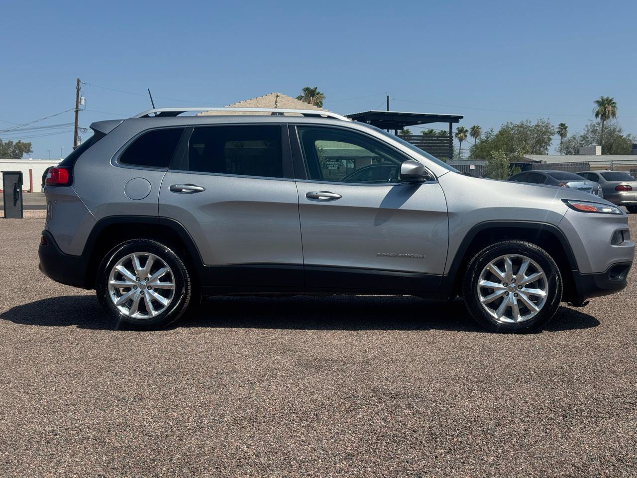 Used 2016 Jeep Cherokee Limited FWD image 10