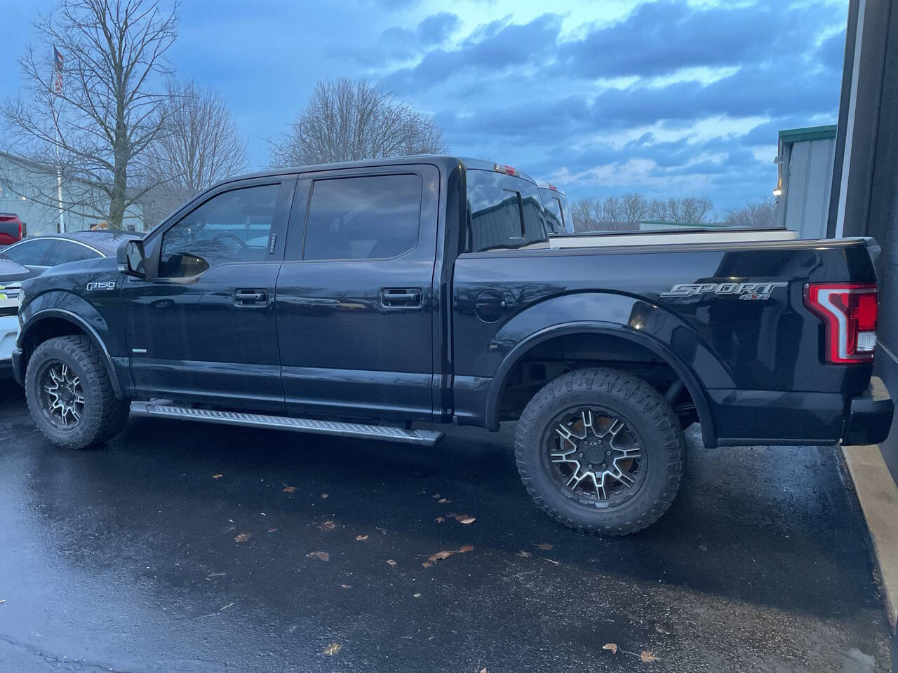 Used 2017 Ford F150 XLT w/ Equipment Group 302A Luxury image 5