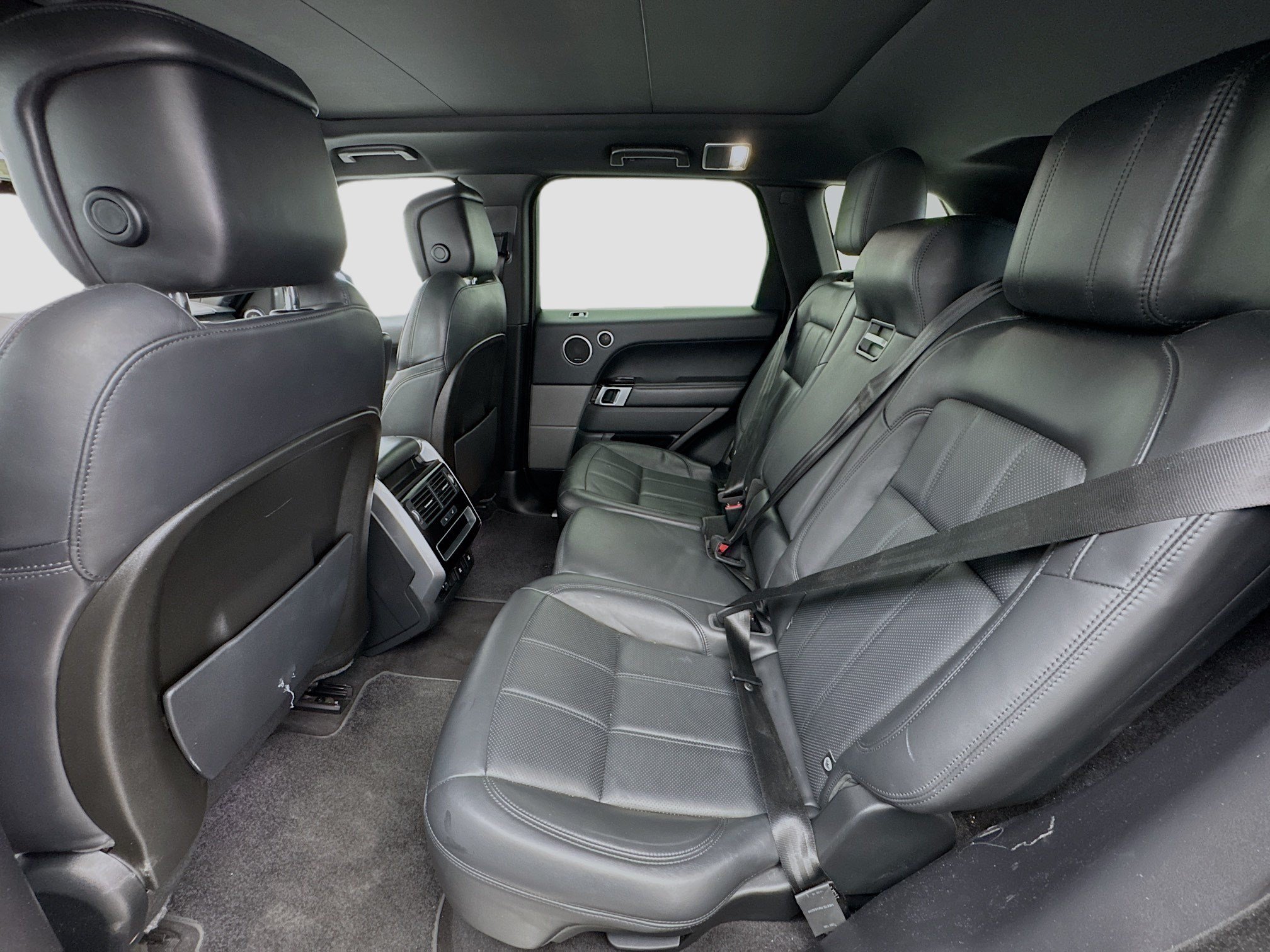 Used 2018 Land Rover Range Rover Sport HSE AWD/4WD image 16