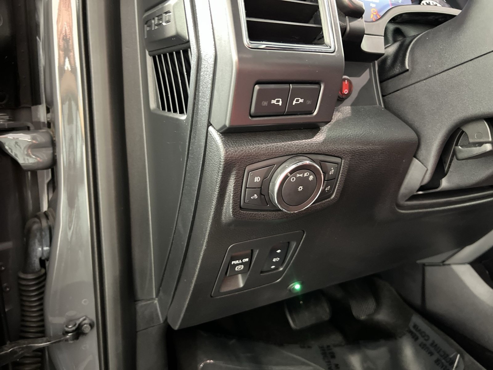 Used 2018 Ford F150 Lariat AWD/4WD image 30