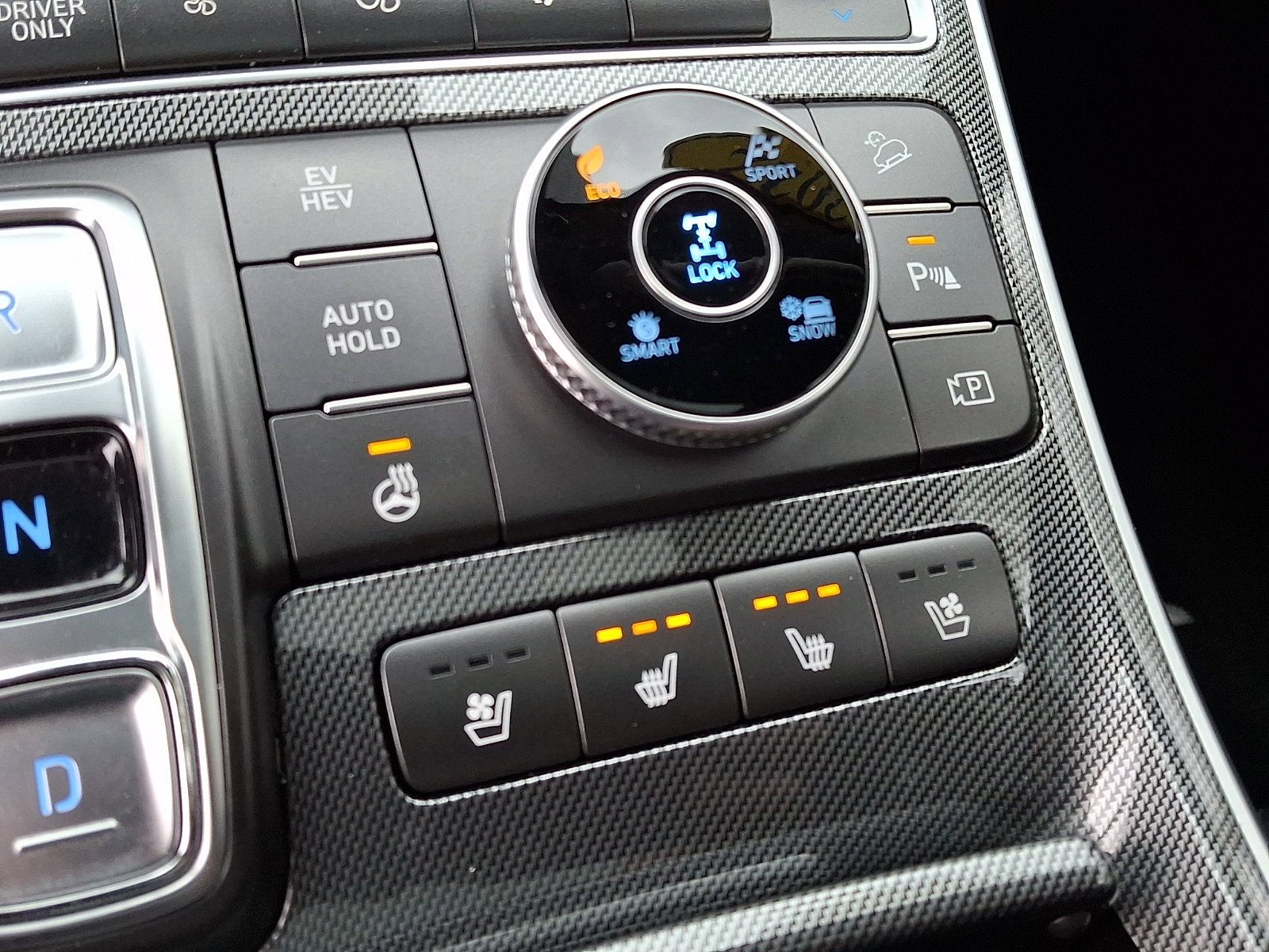Certified 2022 Hyundai Santa Fe Limited AWD/4WD image 18