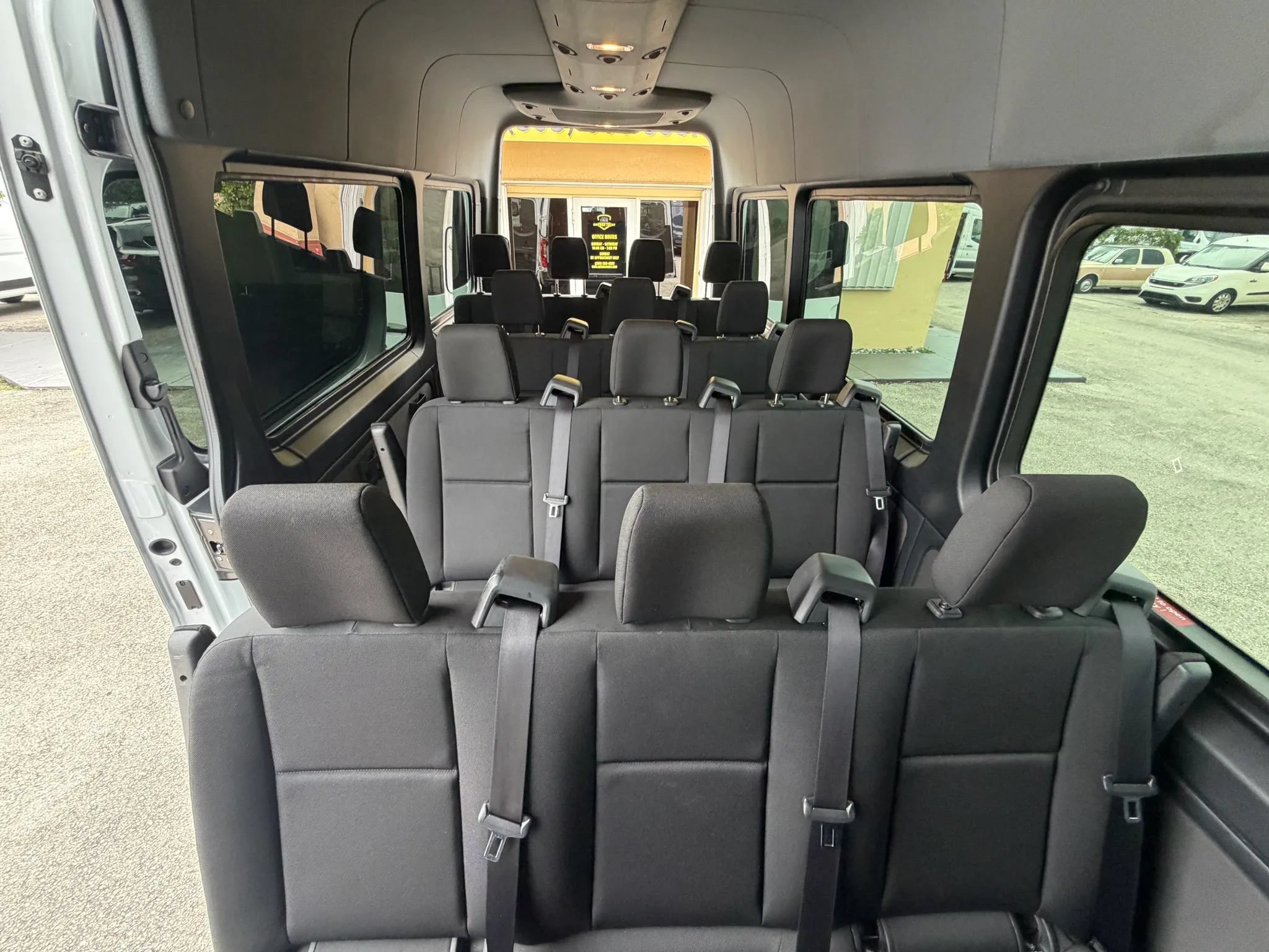 Used 2025 Mercedes-Benz Sprinter 2500 image 18