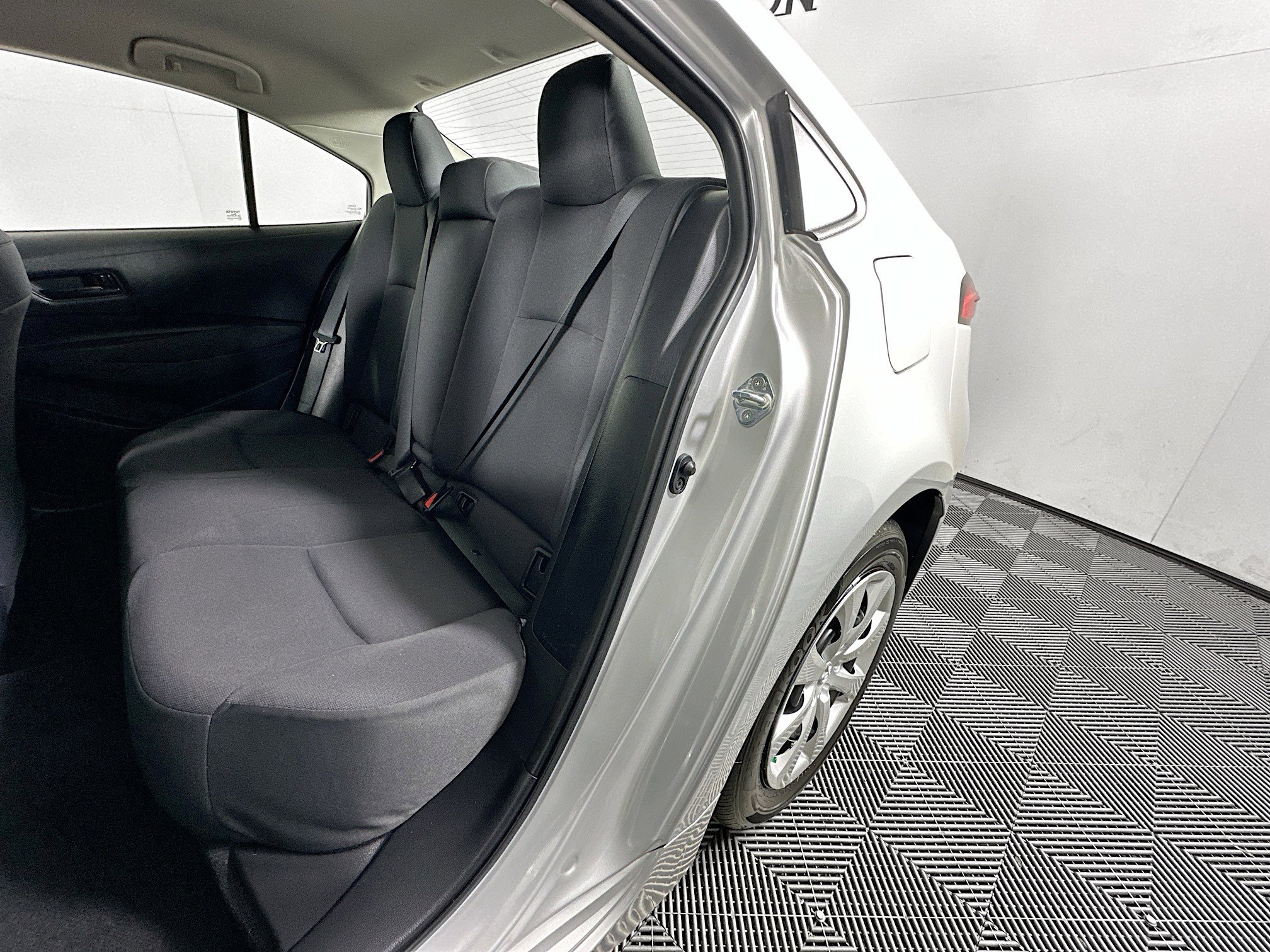 Used 2024 Toyota Corolla LE image 25