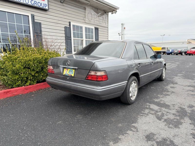 Used 1995 Mercedes-Benz E 320 Sedan image 7