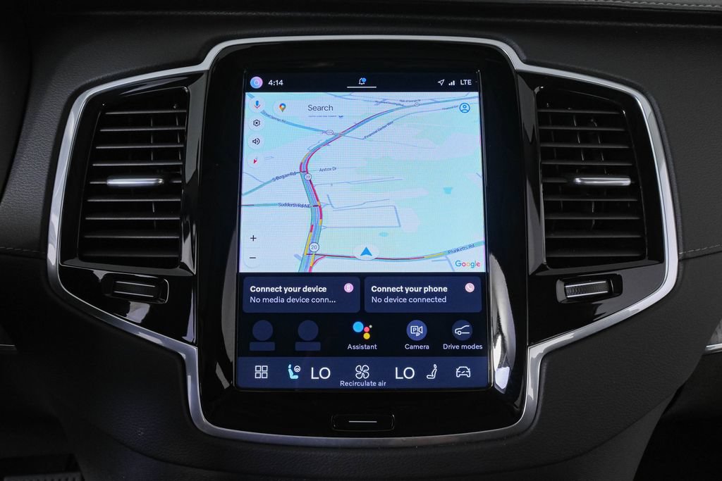 Certified 2024 Volvo XC90 T8 Ultimate w/ Lounge Package AWD/4WD image 17
