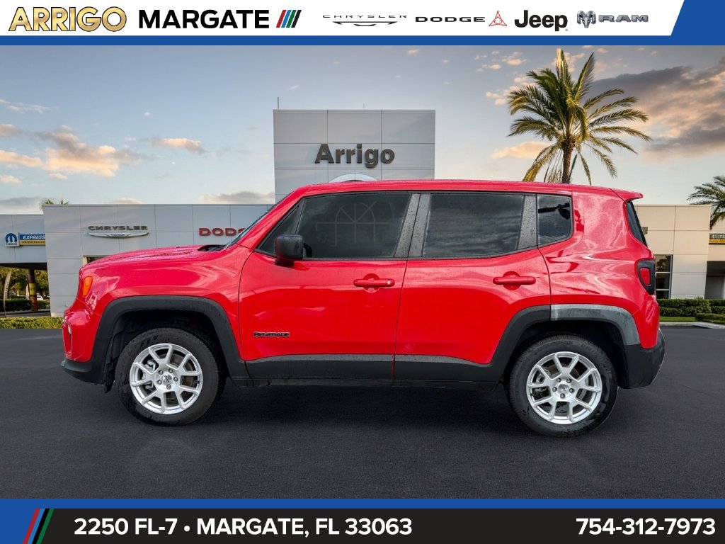 Certified 2023 Jeep Renegade Latitude AWD/4WD image 4