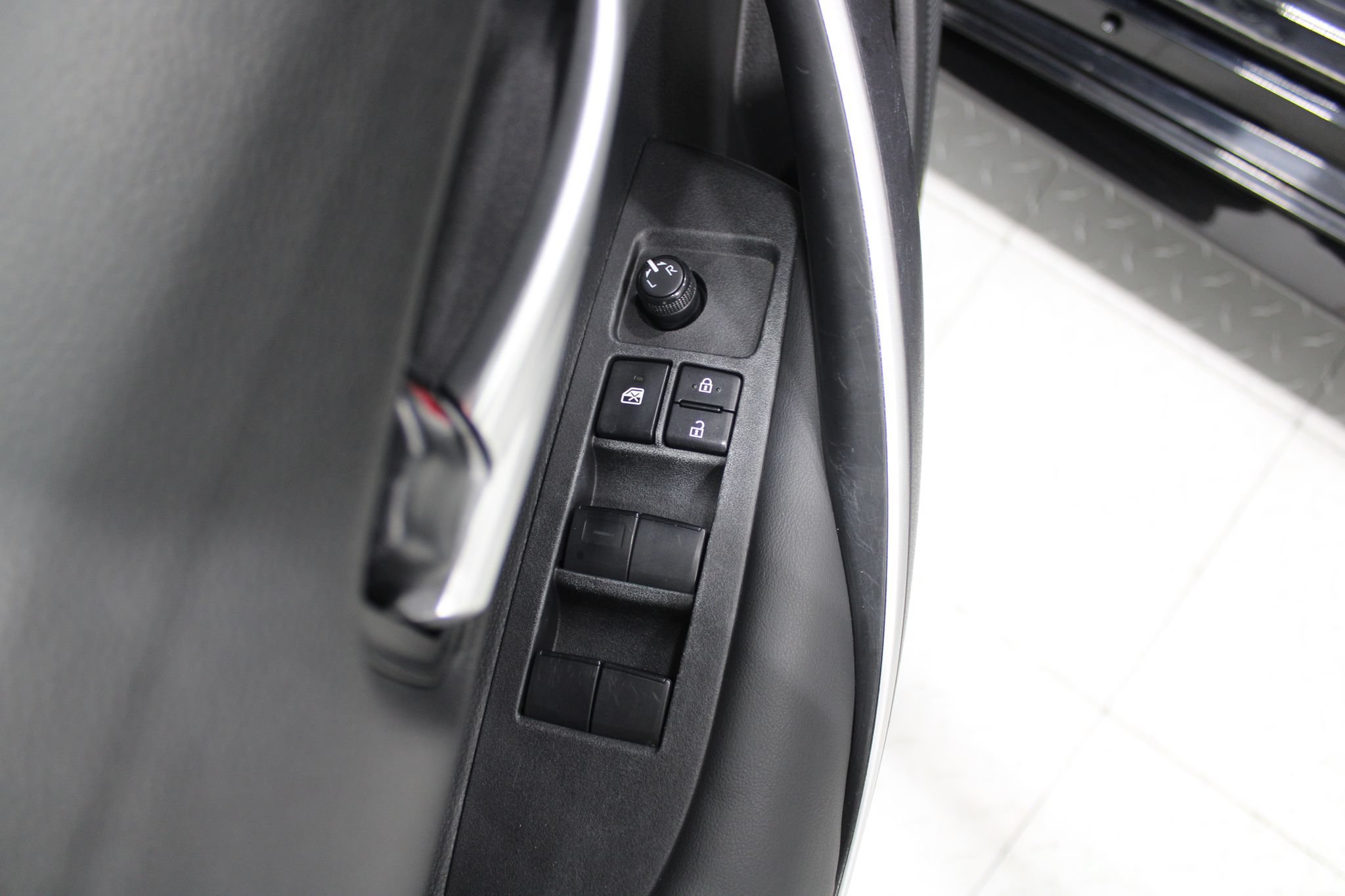 Used 2024 Toyota Corolla SE FWD image 38